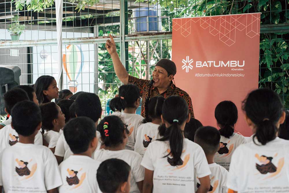  Batumbu Bersama Yayasan Sahabat Anak Gelar CSR Berupa Donasi Buku Bacaan dan Perangkat Elektronik