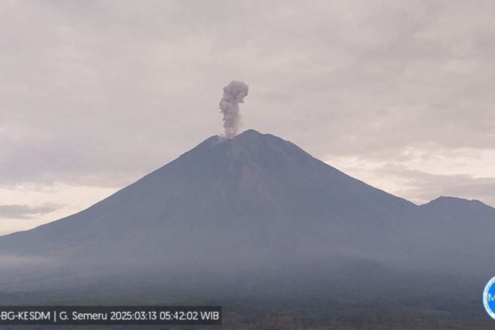 Status Gunung Level II, Aktivitas Pendakian Semeru Dibuka Kembali