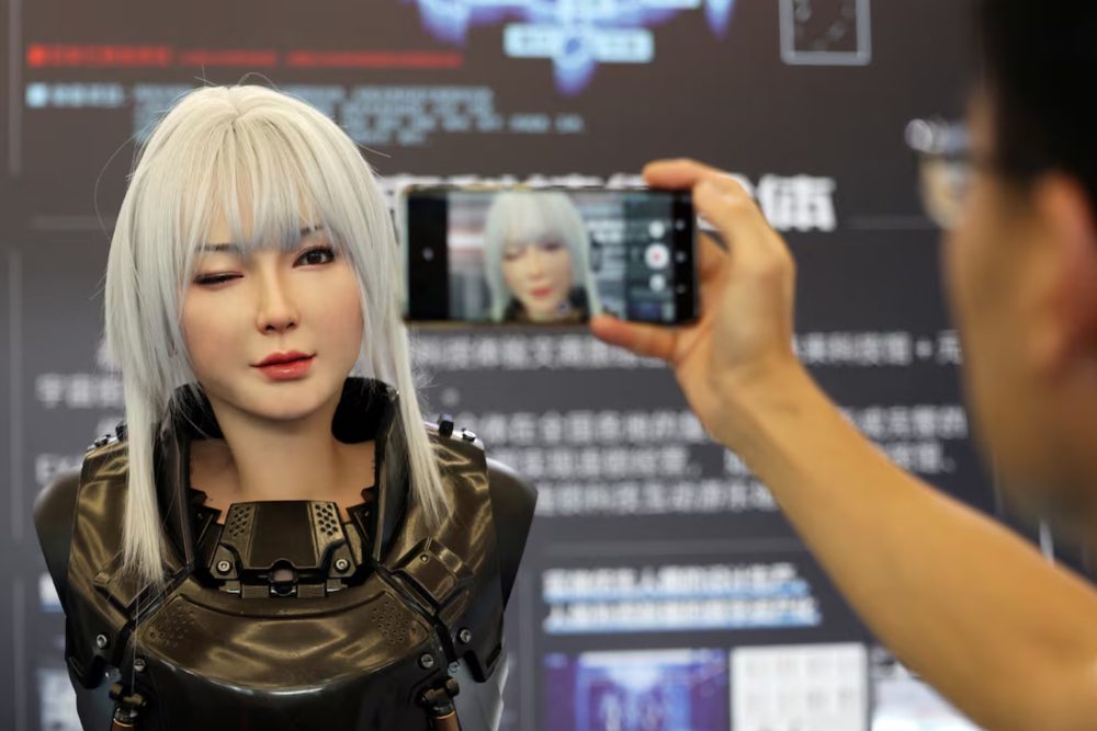 Heboh Robot Humanoid Buatan China, Berisiko Picu Badai PHK?