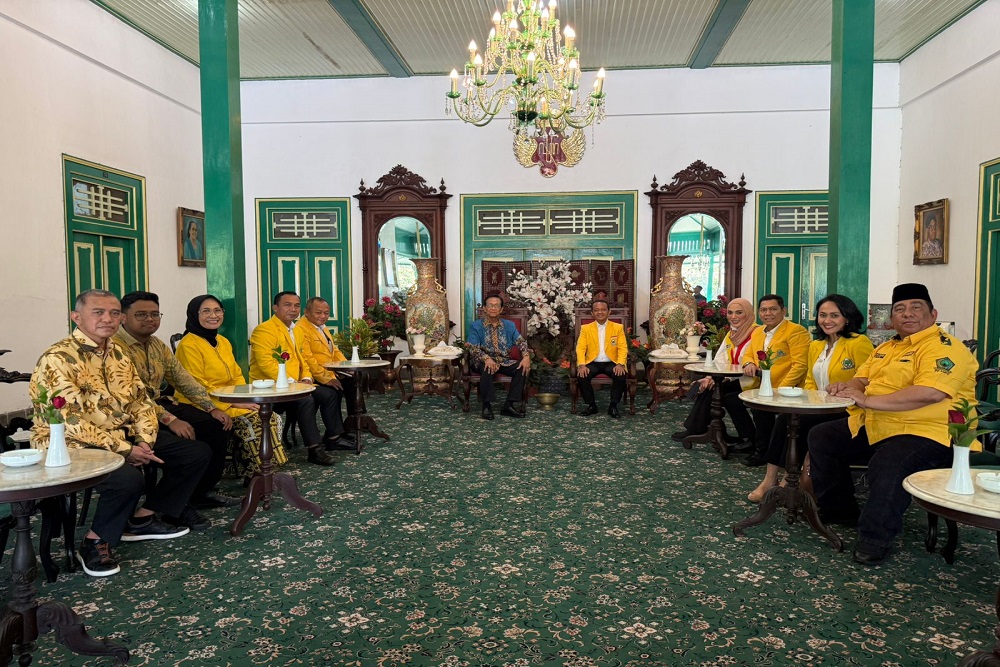  Sambangi Sri Sultan di Yogya, Bahlil Lanjutkan Tradisi Golkar Silaturahmi ke Tokoh Senior