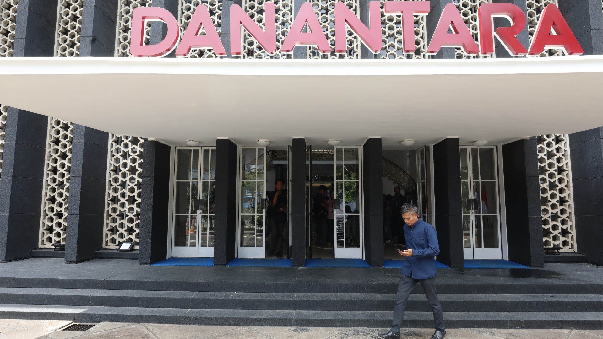 Danantara Carries Hopes of Business in State Asset Management