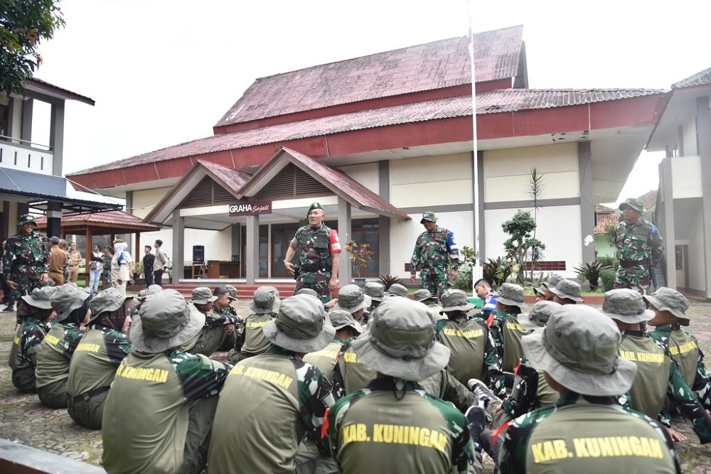  42 Pelajar SMP di Kuningan Dikirim ke Barak Militer