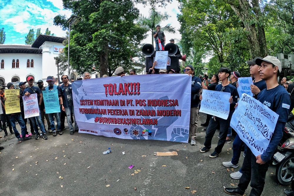  Karyawan dan Pensiunan Pos Indonesia Unjuk Rasa, Tuntut Transparansi Manajemen