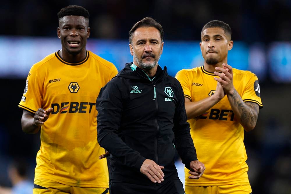 Pemain Wolverhampton Wanderers Marshall Munetsi, Joao Gomes, dan manager Vitor Pereira /Reuters-Jason Cairnduff