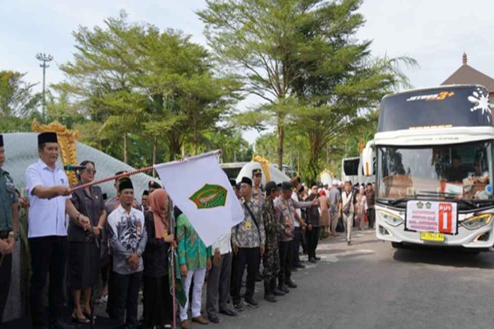  87 Jemaah Haji Jembrana Berangkat ke Embarkasi Surabaya, Termuda Usia 31 Tahun