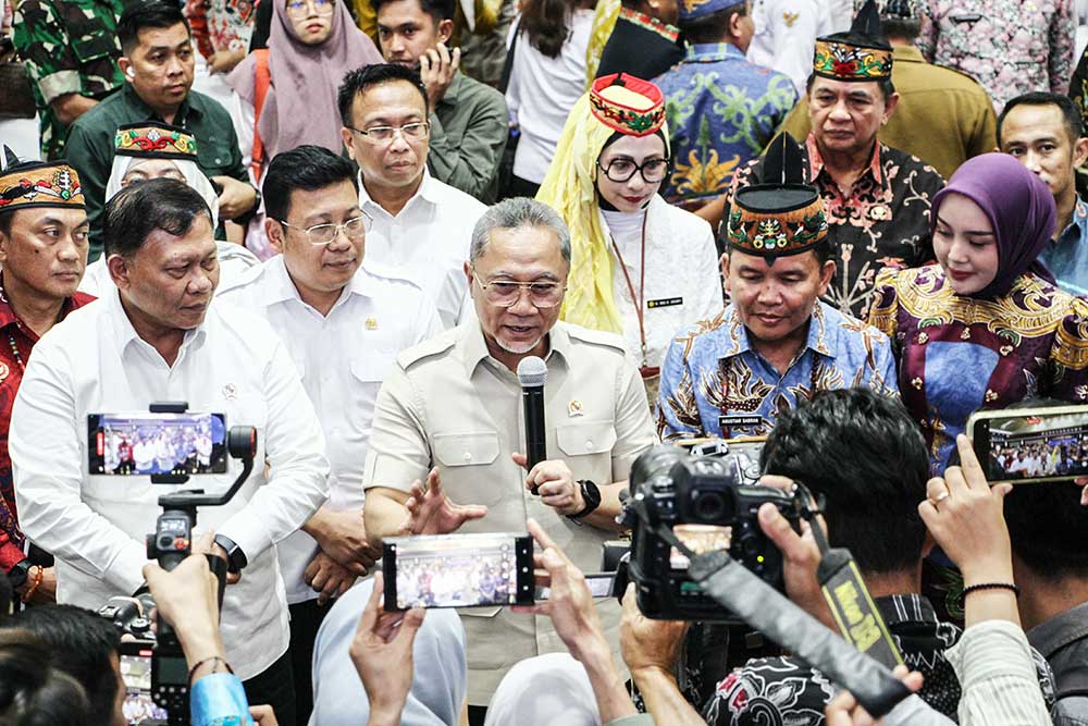  Menko Pangan Zulkifli Hasan Sosialisasikan Prosedur Pembentukan Koperasi Desa Merah Putih