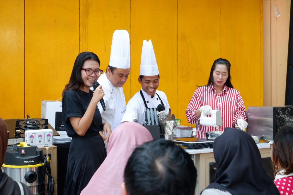  Aston Inn Pandanaran Semarang Gelar Live Cooking Bersama Modena