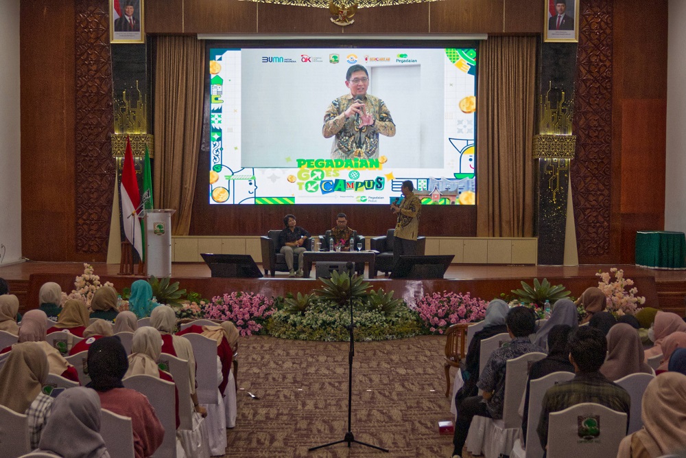  Pegadaian di Hadapan Mahasiswa: Dari Pada Pinjol, Bagus Tabung Emas