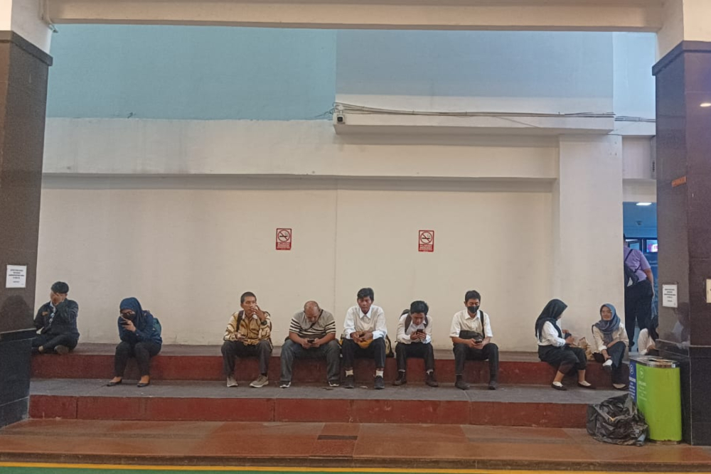 Ribuan Pelamar Kerja Menggantungkan Asa di Job Fair 2025