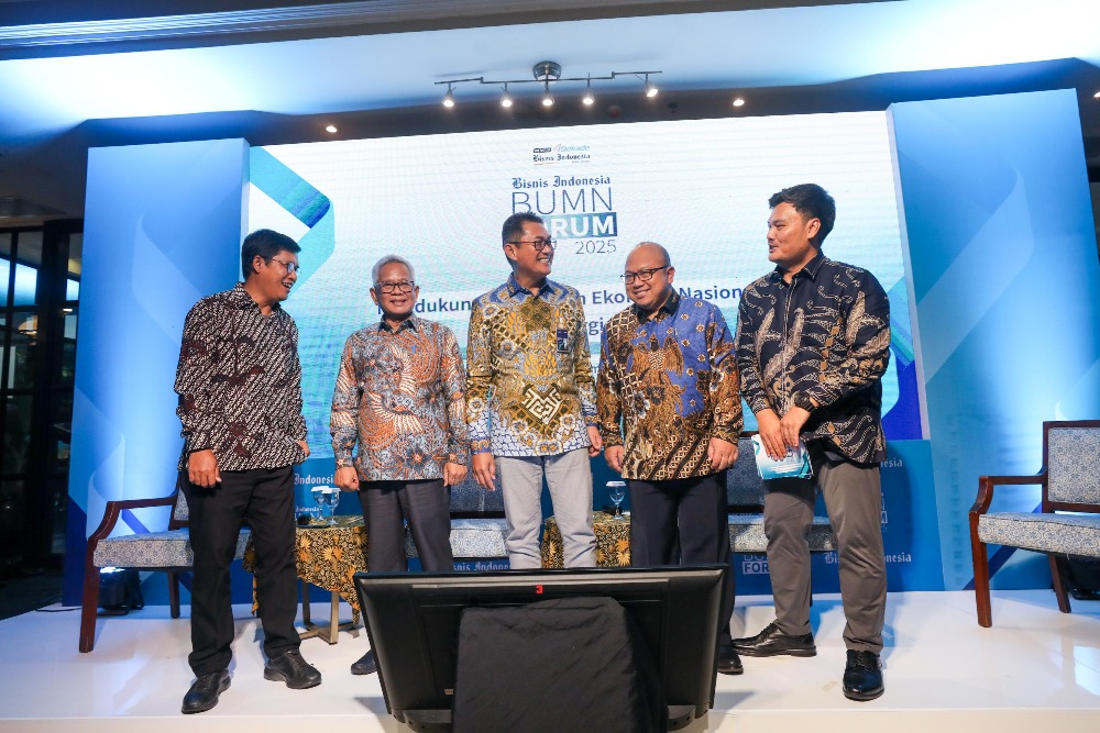  Indef: Beban Utang jadi PR Holdingisasi BUMN