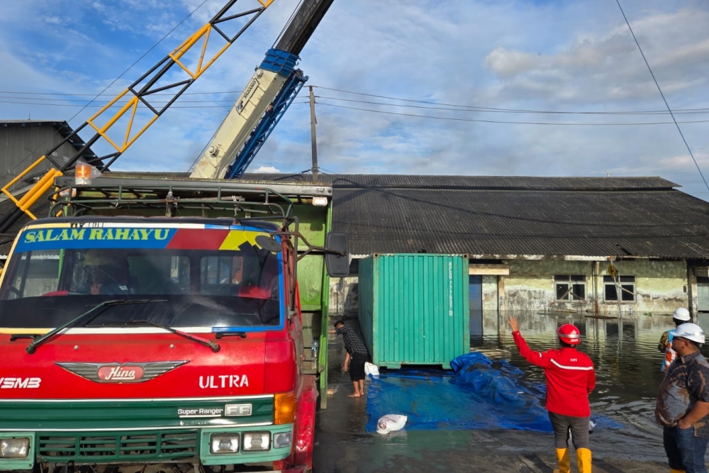  Tanggul Jebol Akibat Rob, Pelindo: Operasional Pelabuhan Tanjung Emas Masih Normal