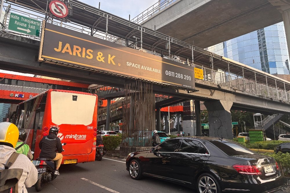 Menagih Janji Pramono Bereskan 'Bangkai' Tiang Monorel