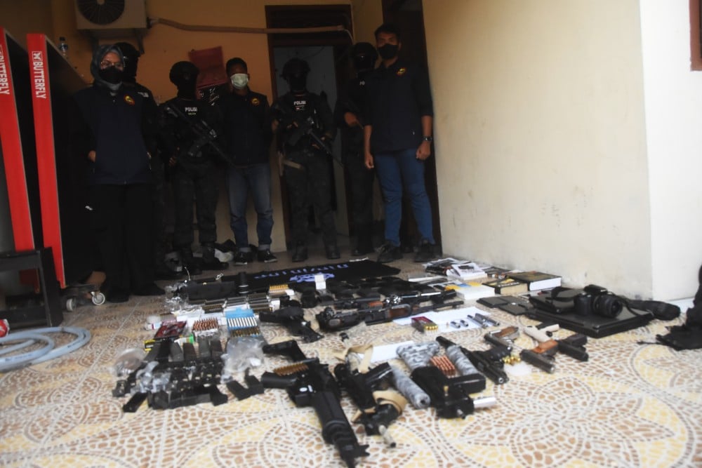 Densus 88 Antiteror Ciduk Remaja Penyebar Paham Radikal di Medsos