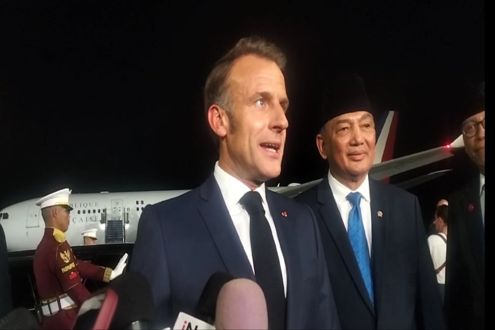 Pernyataan Macron saat Tiba di Indonesia: Negara Kalian Indah