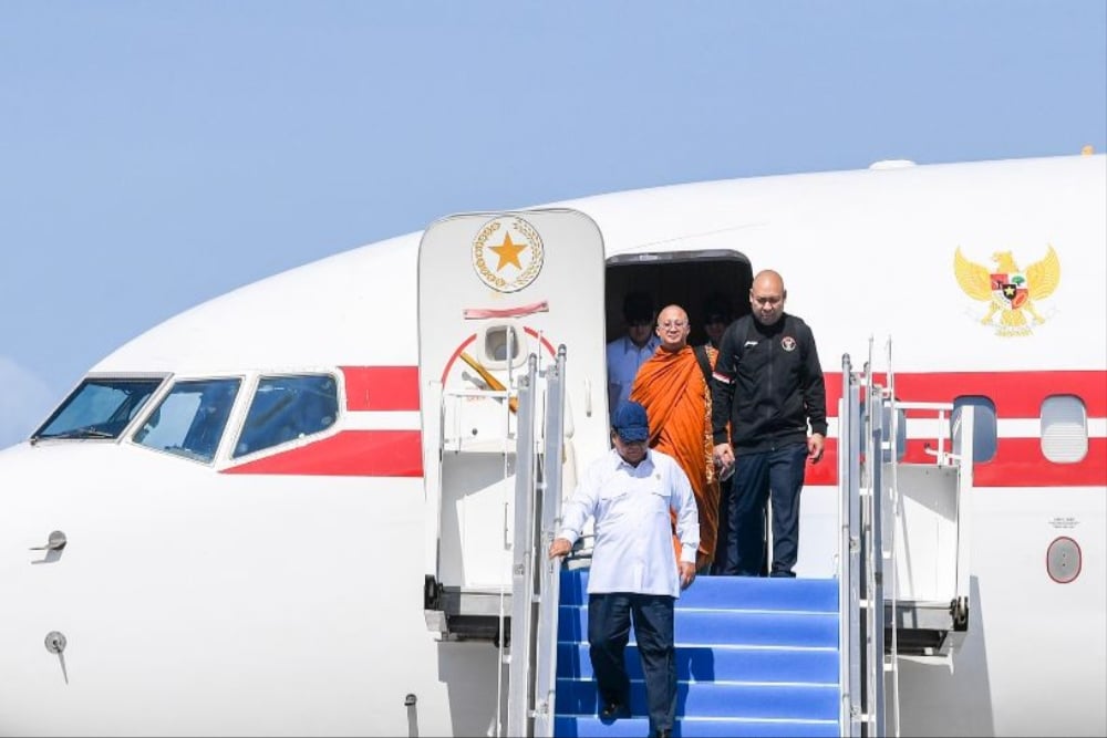 Prabowo Sambut Emmanuel Macron di Yogyakarta International Airport