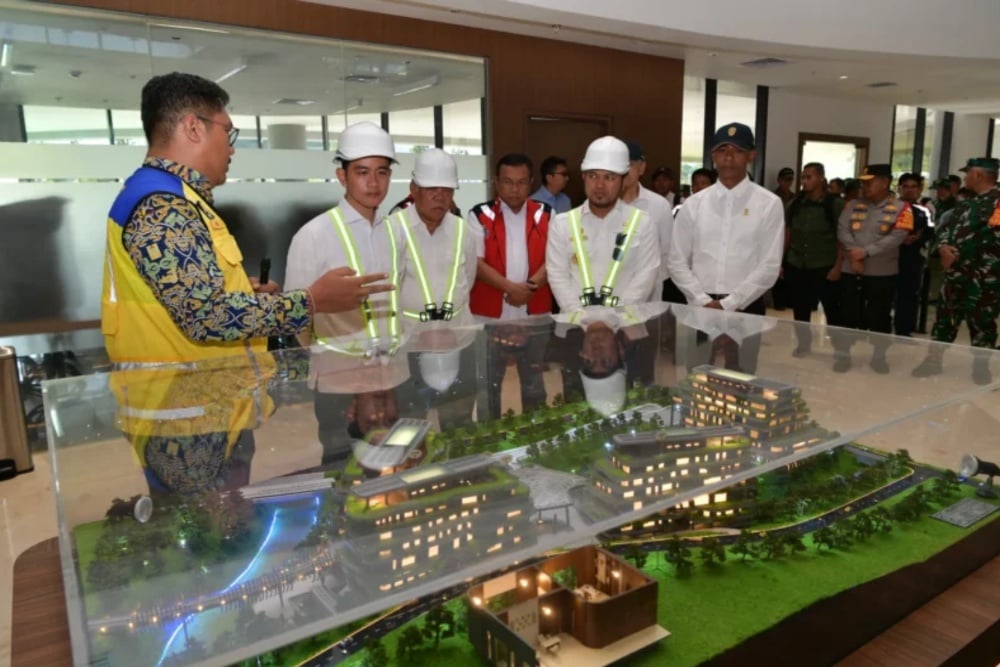 Gibran Cek Pembangunan Tol IKN Seksi 5B, Progres Capai 70%