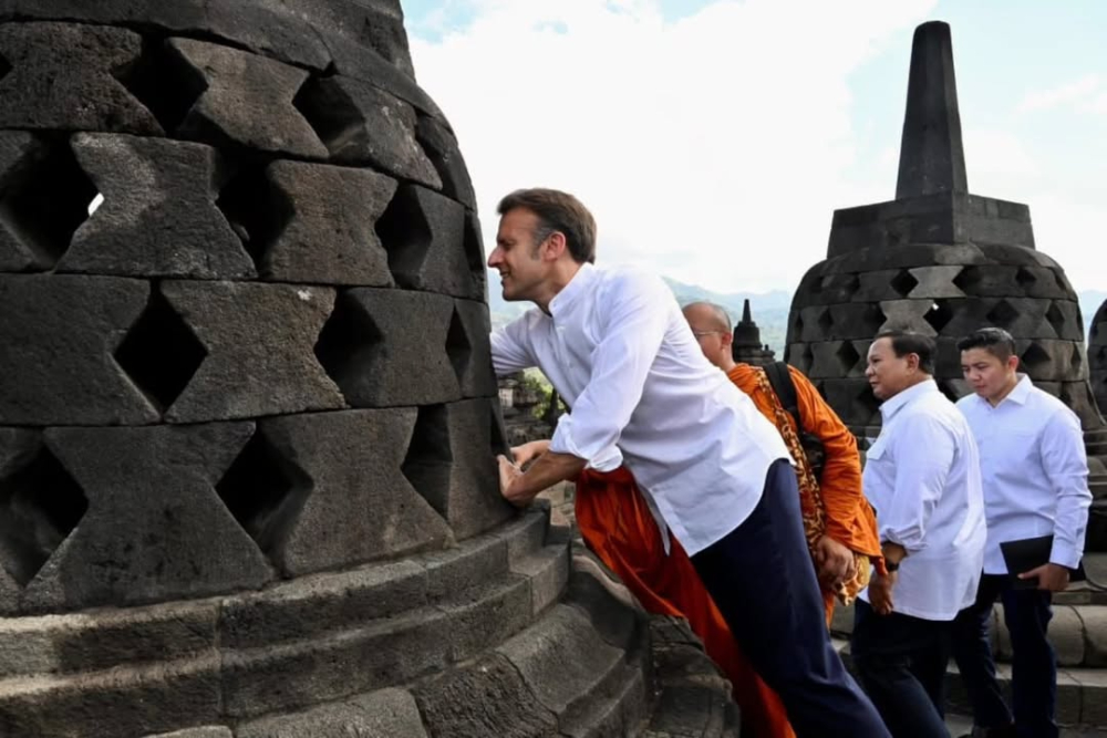  YBA Indonesia Soroti Pelanggaran yang Dilakukan Presiden Macron di Candi Borobudur