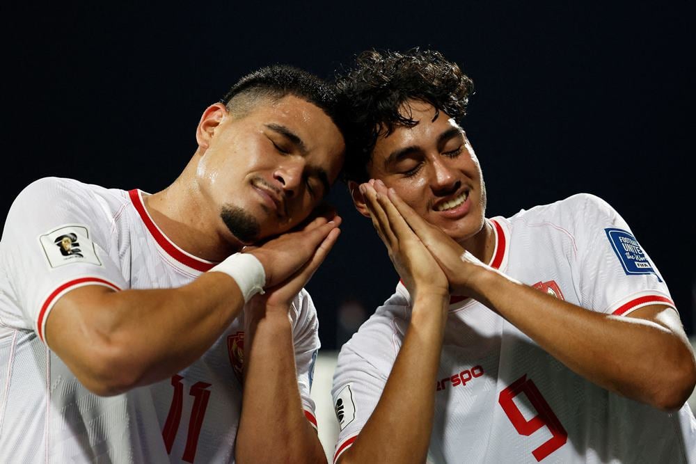 Dua pemain Timnas Indonesia Rafael Struick dan Ragnar Oratmangoen /REUTERS-Hamad I Mohammed