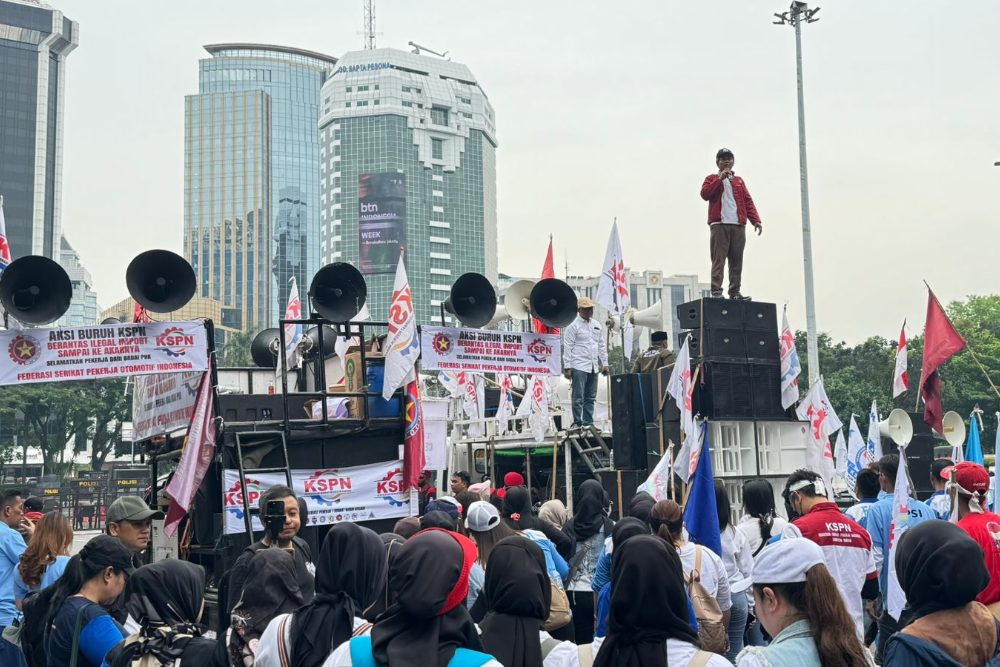  Buruh Demo Besar-besaran di Depan Istana Hari Ini, Berikut Tuntutannya