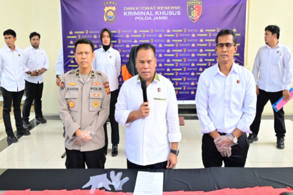  Oknum Karyawan Bank Jambi Gasak Duit Nasabah Rp7,1 Miliar untuk Judi Online