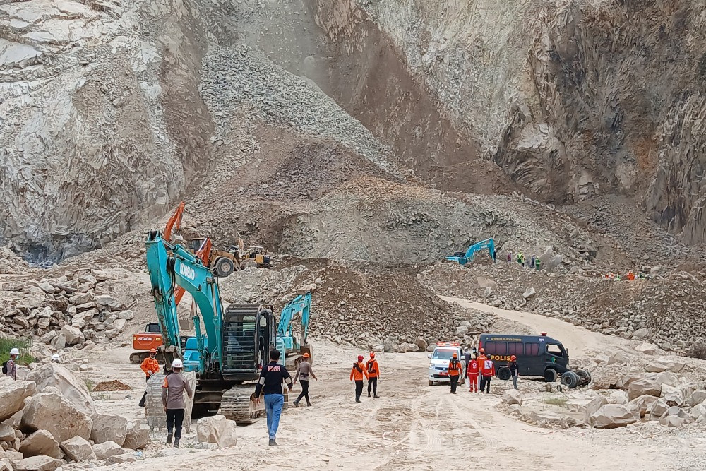  Tim SAR Gunakan Robot Sensor untuk Cari Korban Longsor Gunung Kuda Cirebon