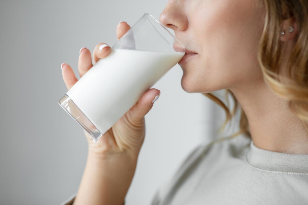  Ini Bahaya dan Risiko Minum Susu 2 Liter Sehari