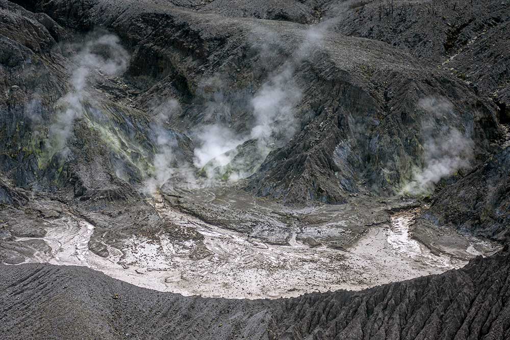  Peningkatan Aktivitas Vulkanik Gunung Tangkuban Parahu