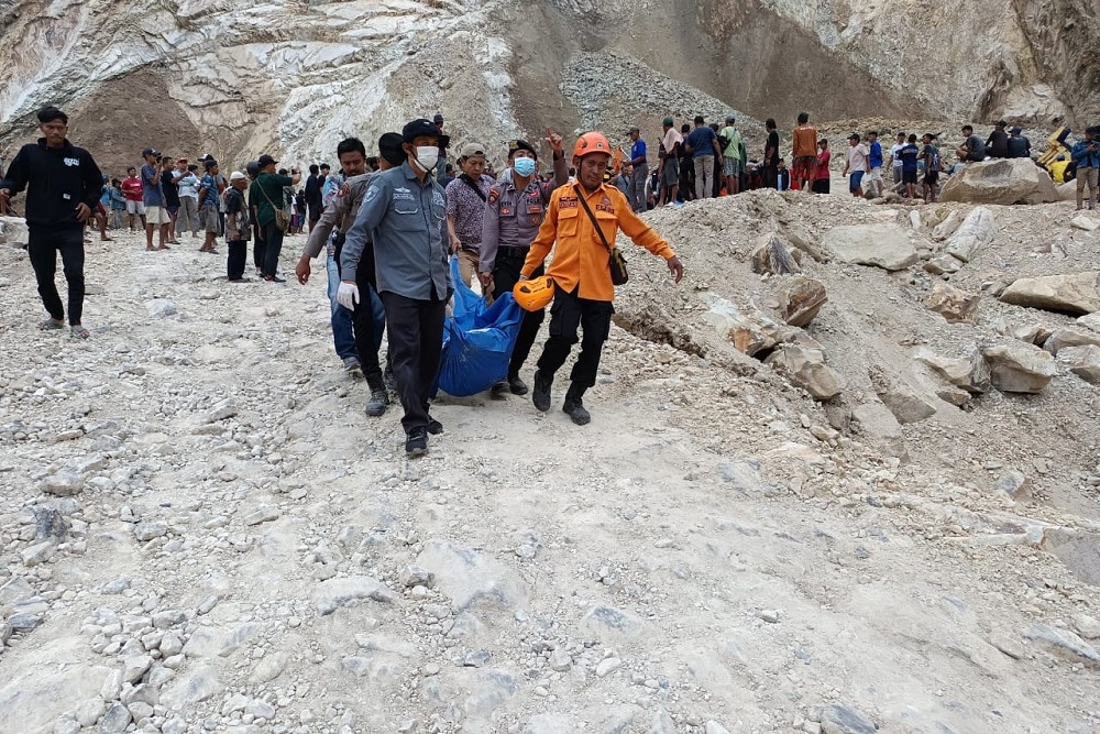  Pencarian Korban Longsor Tambang Gunung Kuda Dihentikan