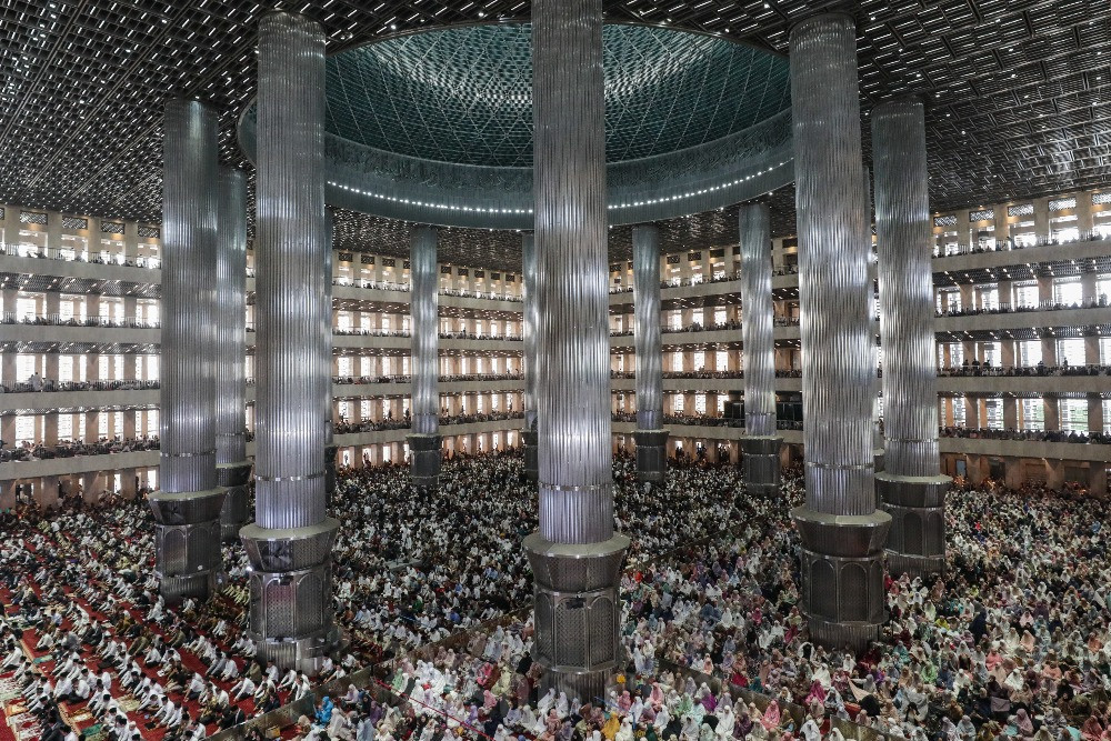  Umat Muslim di Berbagai Daerah Menggelar Salat Iduladha