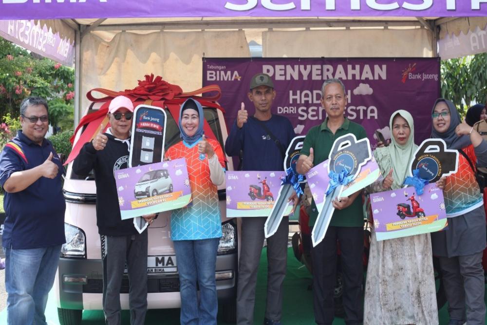  Guru SMP di Tegal Bawa Pulang Mobil Listrik Hadiah Undian Tabungan Bima