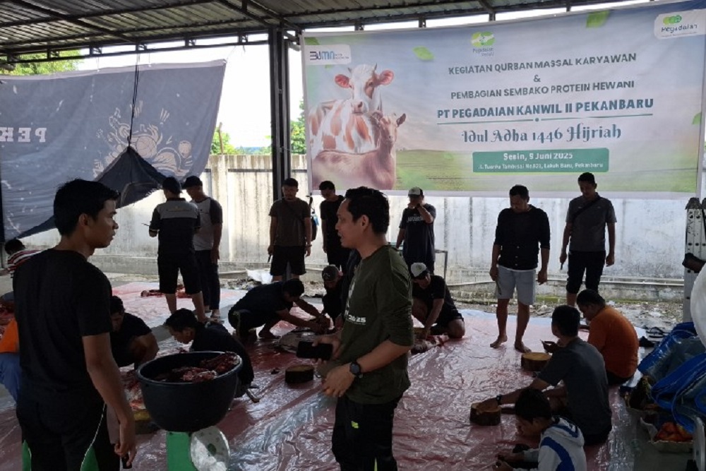  Pegadaian Kanwil II Pekanbaru Sembelih 6 Ekor Sapi, Bagikan 600 Paket Daging Kurban