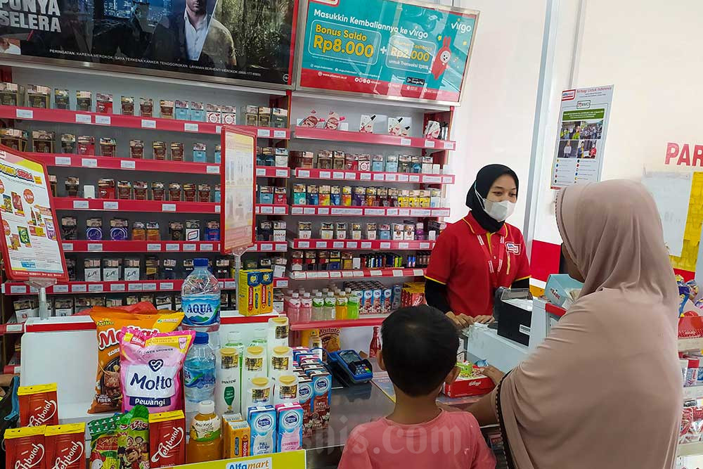  Pelemahan Daya Beli Masih Jadi Tantangan Emiten Konsumer ICBP, AMRT Cs