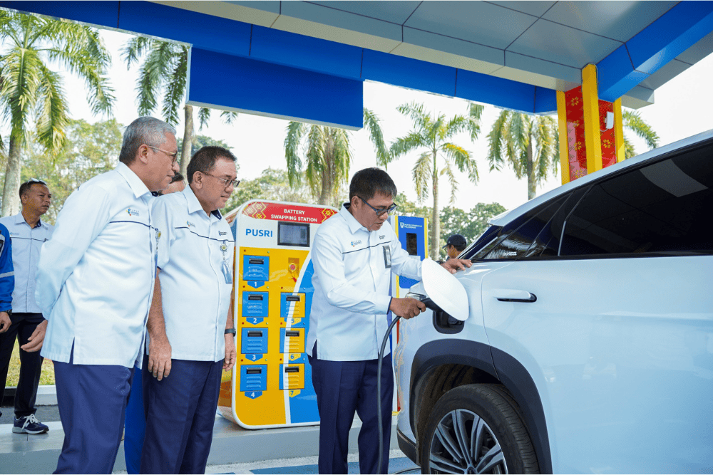  Dukung Energi Hijau, Pusri Luncurkan 'Renewable Energy Charging Station'
