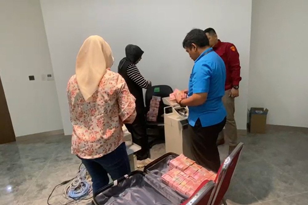  Kasus Suap CPO, Hakim Djuyamto Serahkan Uang Rp2 Miliar ke Kejagung