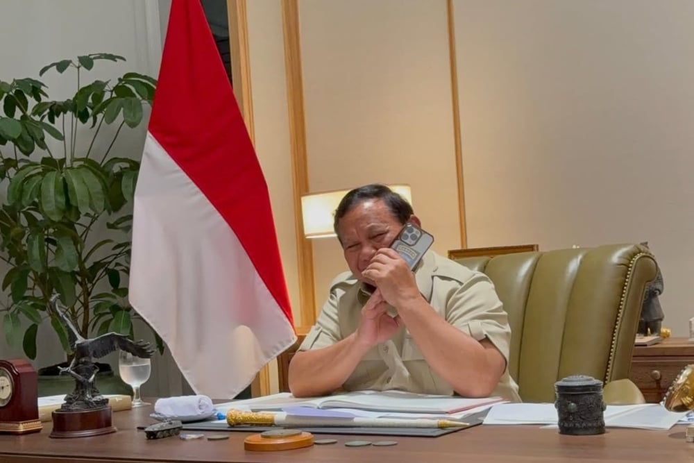 Presiden Prabowo Subianto saat menerima panggilan dari Presiden Amerika Serikat Donald Trump./Ig @Prabowo