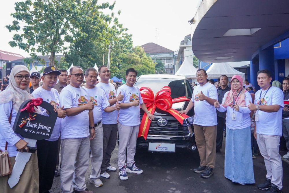  Bank Jateng Syariah Serahkan Mobil Operasional Untuk Universitas Muhammadiyah Purwokerto
