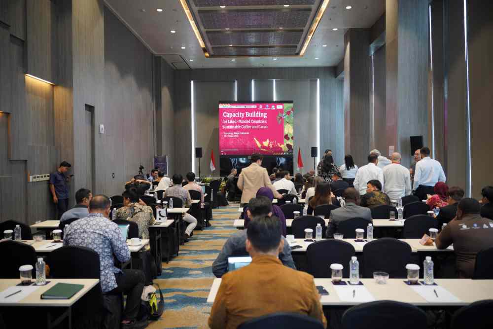 Peserta dari perwakilan 16 negara mengikuti kegiatan Capacity Building for Like-Minded Countries: Sustainable Coffee and Cacao 2025 yang digelar Kementerian Luar Negeri bersama IPB University. istimewa