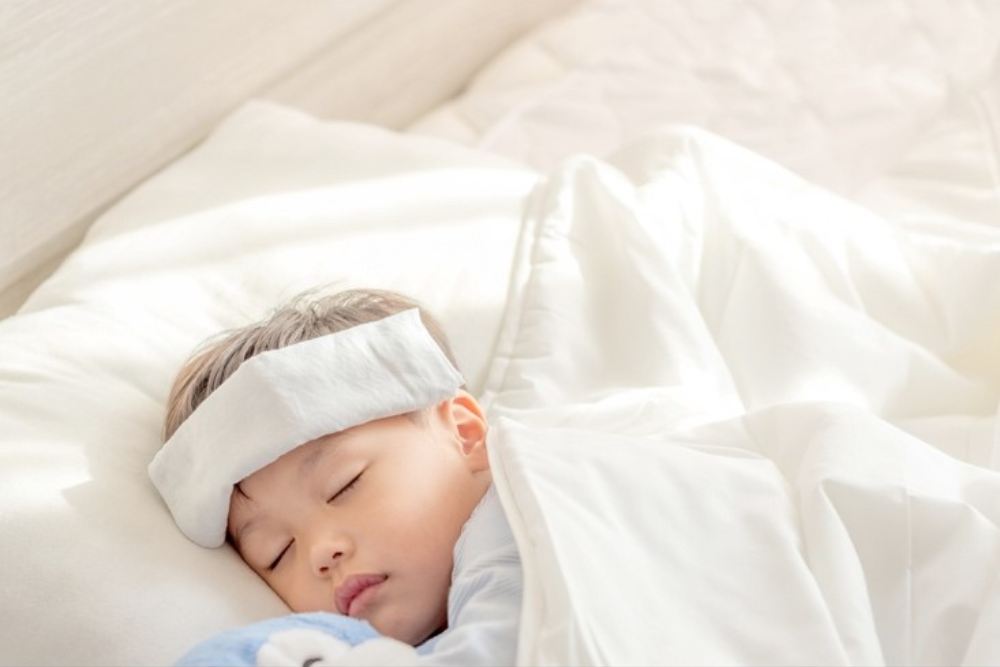  Tips Sehat, Cara Menurunkan Panas Demam Anak