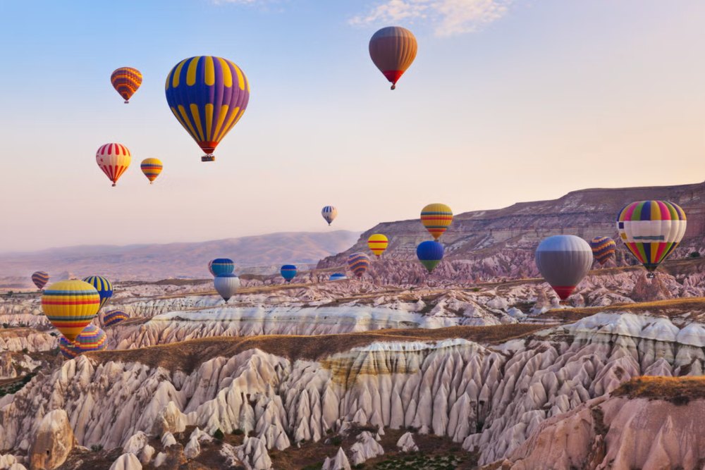  Kemenlu: 12 WNI Luka-luka Akibat Kecelakaan Balon Udara di Turki
