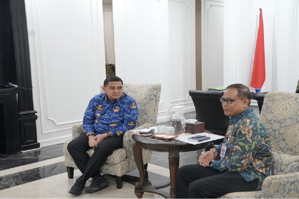  Pemkot Makassar Libatkan OJK untuk Bekali Pengurus Koperasi Merah Putih