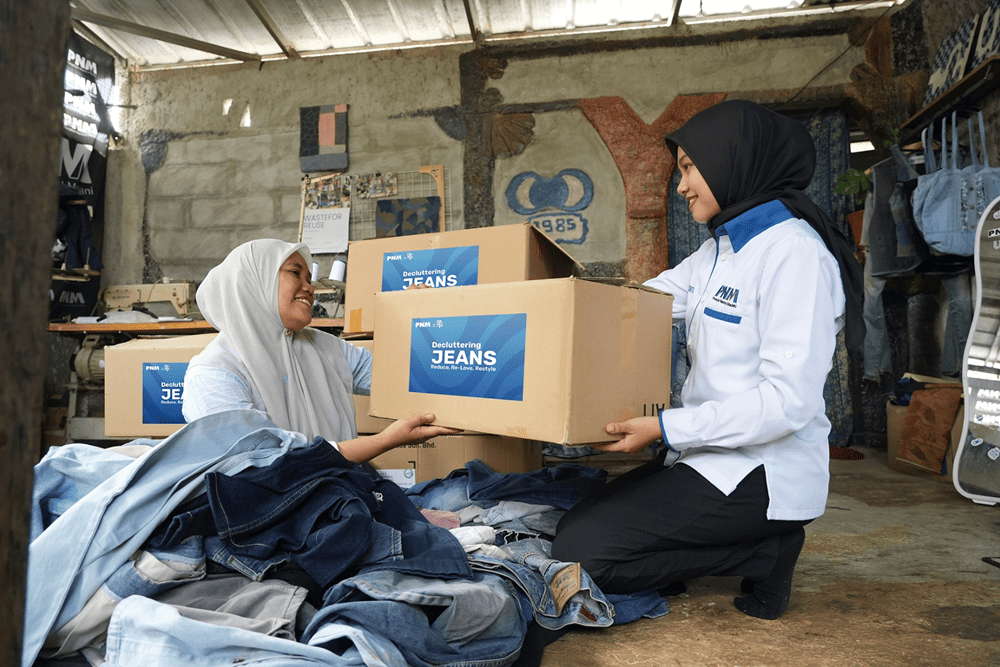  Enaknya Jadi Nasabah PNM, Jeans Decluttering Disulap Jadi Fashion Keren!