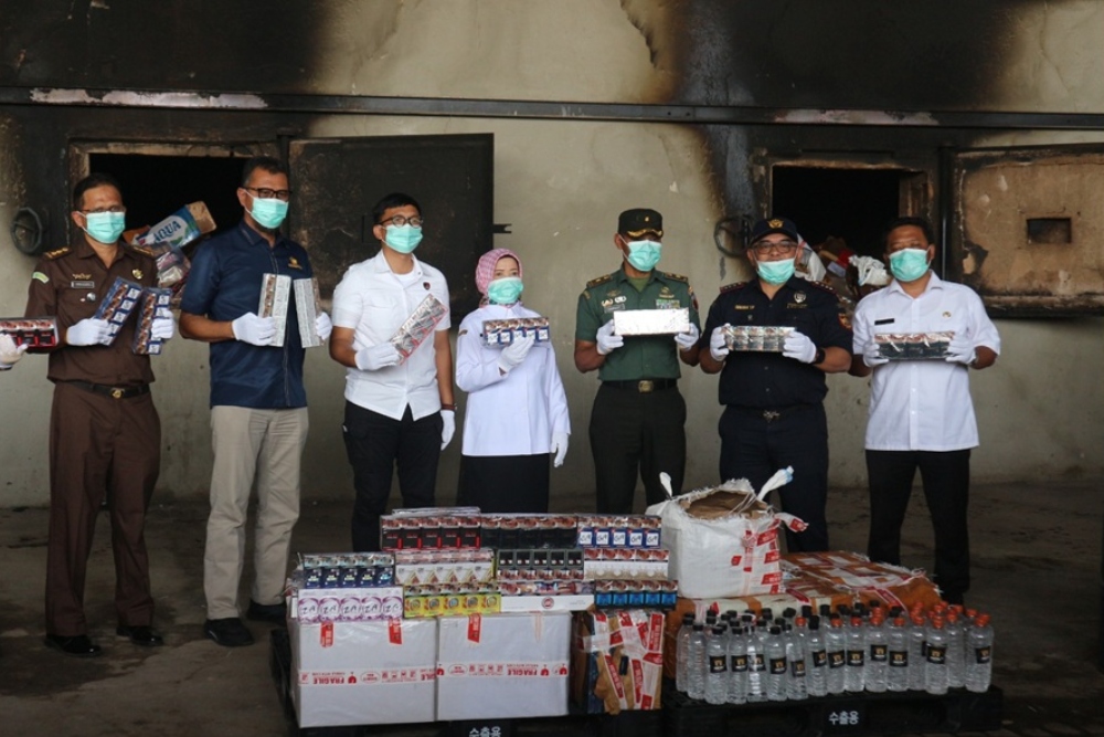  Jutaan Batang Rokok Ilegal Hasil Operasi Bea Cukai Malang Dimusnahkan