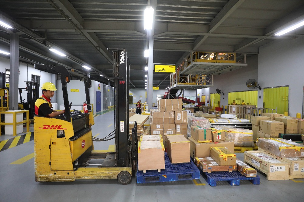  Geliat Logistik RI Prospektif, DHL Group Bidik Sektor Farmasi hingga EBT