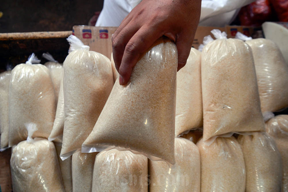  Harga Pangan Hari Ini 24 Juni: Daging Ayam & Gula Naik, Beras Kompak Turun