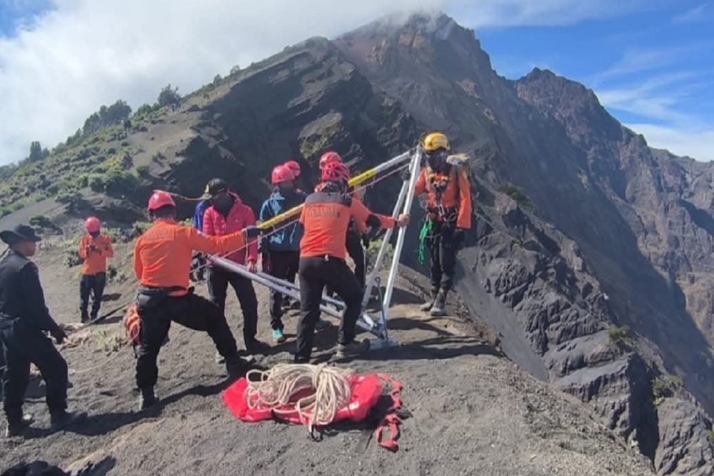  Tim SAR Temukan Pendaki asal Brasil yang Jatuh di Rinjani