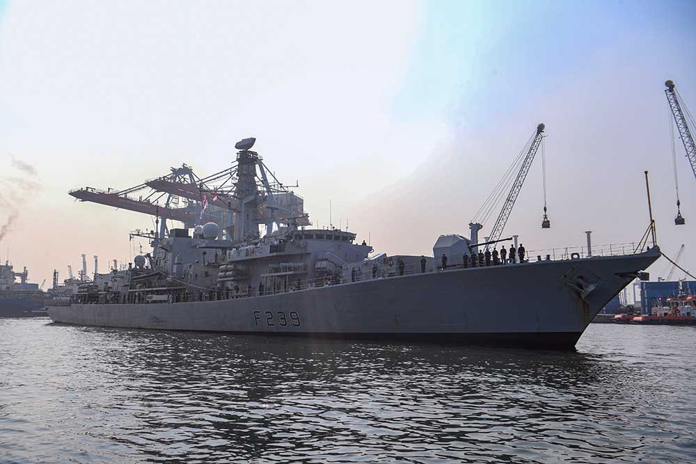  Kapal Angkatan Laut Kerajaan Inggris (HMS) Richmond Singgah di Indonesia