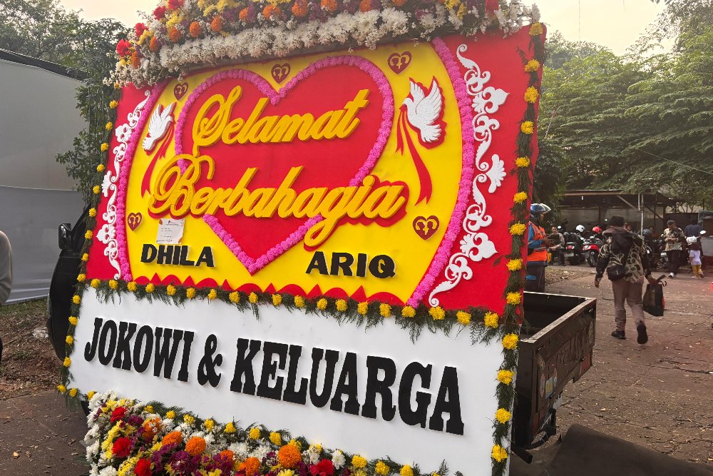  Tak Hadir, Jokowi Kirim Karangan Bunga untuk Pernikahan Anak Pramono Anung