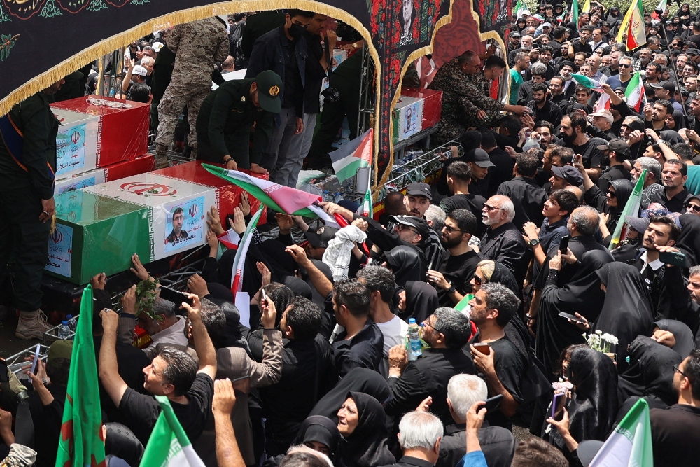  Iran Gelar Upacara Pemakaman Petinggi Militer dan Ilmuwan Korban Serangan Israel