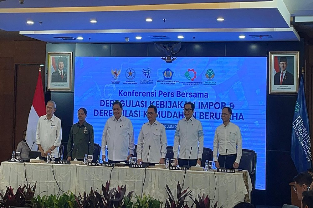 Airlangga Ungkap Arahan Prabowo soal Deregulasi Impor 10 Komoditas