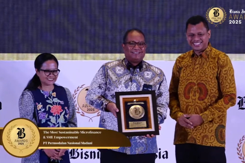  PNM Terima Special Award The Most Sustainable Microfinance & SME Empowerment BIA 2025
